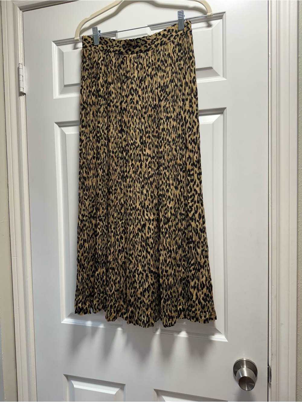 Leopard print pleated maxi skirt size s/m 100% rayon - Picture 5 of 7